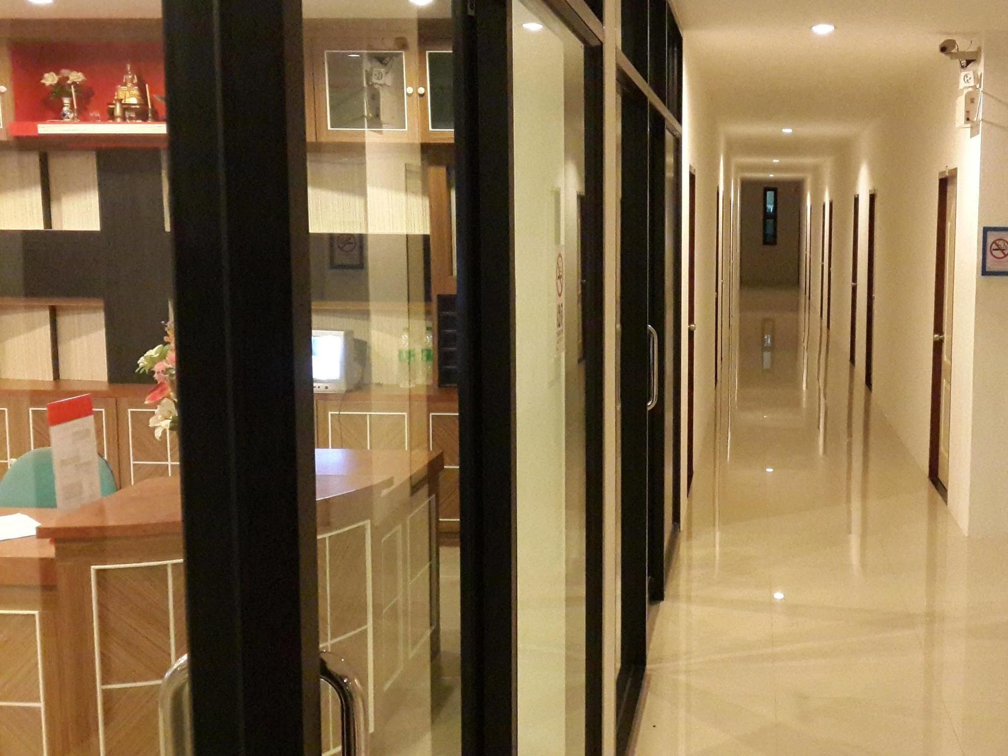 Appartement Phuthara Mansion à Phuket Extérieur photo