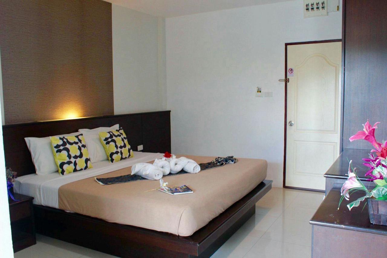 Appartement Phuthara Mansion à Phuket Extérieur photo